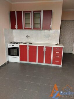 Nabízíme pronájem bytové jednotky 1+1 v ulici Kyjická, Chomu