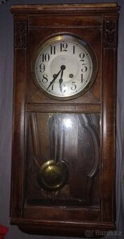 Hodiny nástěnné kyvadlové