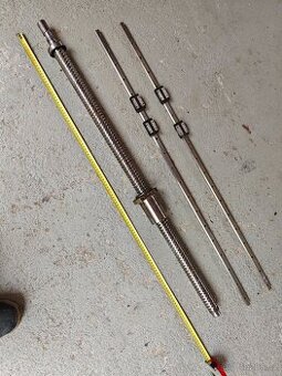 kuličkový šroub a lineární vedení