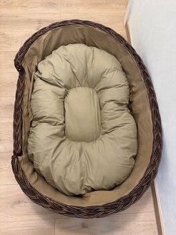 Proutěný pelíšek pro psa s poduškou - střední