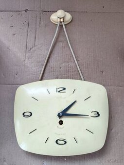 Prodám staré sovětské hodiny MAJAK