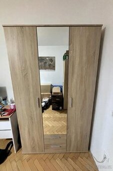 Šatní skříň