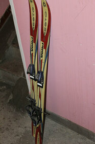 Dětské polocarvingové lyže Volkl 120 s vázáním Salomon - 1