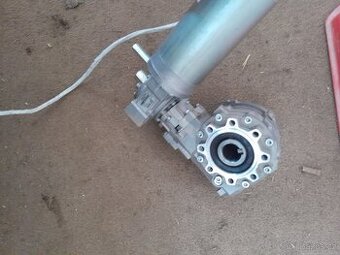 Motor s převodovkou