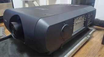 Projektor Sanyo XF47- 15k lumens