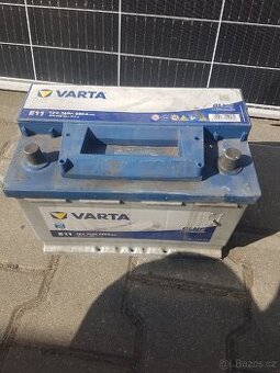 Autobaterie Varta E11 12V 74Ah 680A použita