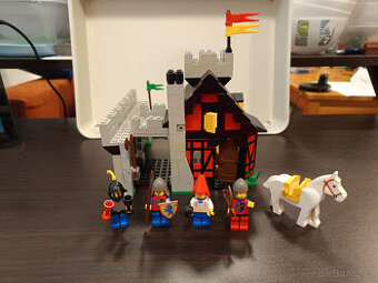 LEGO Castle 6067 Guarded Inn