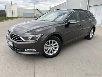 VW Passat 1.6 TDI 88kw - KAMERA NAVI ADAPT. tempomat