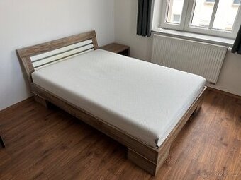 Prodám postel 1,5 lůžka s NOVOU pěnovou matrací+noční stolek