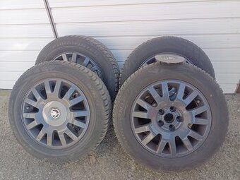 Alu kola Škoda 5x112, obuté zimní 215/60/16 99H ET37 Falken