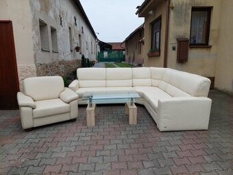 Kožená sedací souprava s křeslem a stolem