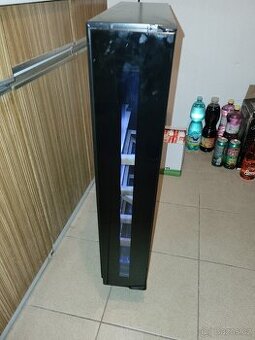 Domácí vinotéka Vinotéka Philco PW 6 GBI