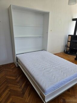 sklápěcí postel