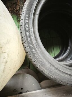 Pneu 225/45 18