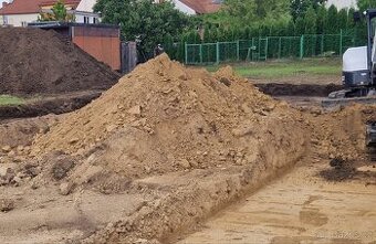 Daruji hlinu za odvoz pěkná žlutica