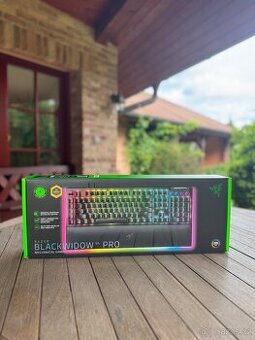 Razer BLACKWIDOW V4 PRO (Green Switch) - US, Nová