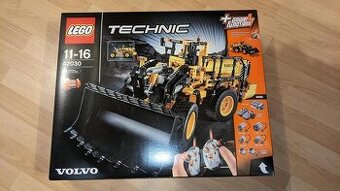 LEGO Technic 42030 VOLVO L350F