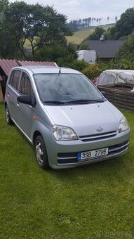 Automobil Daihatsu Cuore 2005