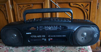 Sanyo boombox "jezevčík" Radio a 2x Tape