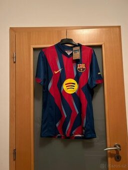 nenošený dres Barcelona FC