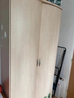 Bukova ikea satni skrin detska predsin studentska