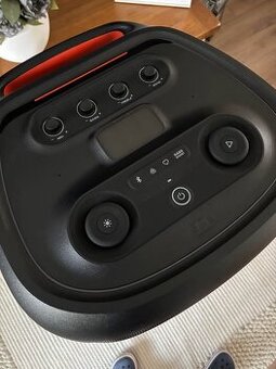 JBL PartyBox Ultimate v záruce