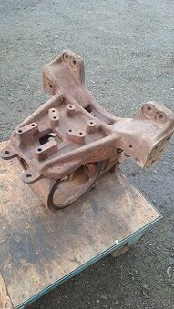 Prodám přední konzoly a skříň ZETOR