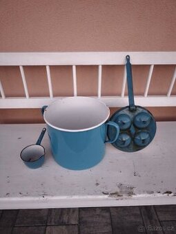 Smaltovaný set nádobí