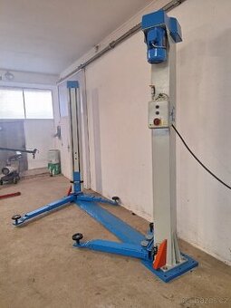 Dvousloupový zvedák