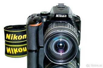 Nikon D5600 + Tamron 18-200mm + 16GB + stativ + brašna