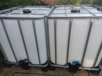 Potravinářské IBC 1000 litrů od sirupu