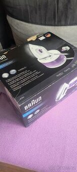 žehlička Braun se stanicí