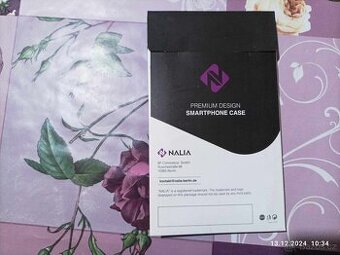 Zadní kryty na iPhone 12mini.