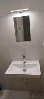 Prodam umyvadlo s baterii