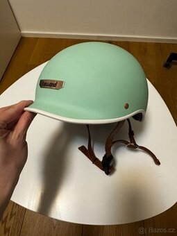 Designová cyklistická helma