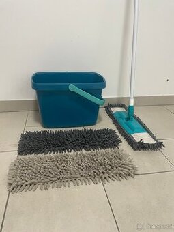 Úklidová sada – plochý mop + vědro + 2× náhradní návlek