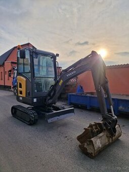 PRODÁM MINIBAGR VOLVO EC18D R.V 2018