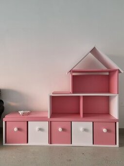 Domeček pro panenky s úložným prostorem a LED podsvícením