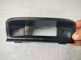 Stříška na palubní multifunkční display Peugeot 307