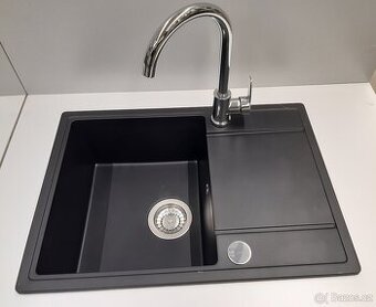 Granitový dřez 62 x 44 cm s chrom baterií a sifonem