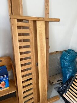 Dřevěná postel 160 cm