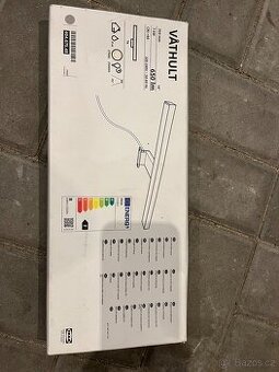 Nepoužité světlo IKEA VATHULT nad zrcadlo/skříň