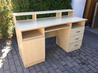 Počítačový stůl