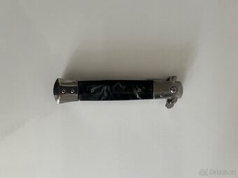 Vystřelovací nůž