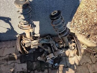 Prodám komplet (předni tlumiče, poloosy,ramena na Octavia 2