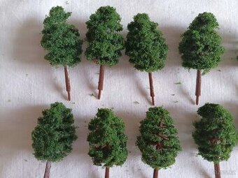 Stromečky k modelové železnici 20 ks - č.7