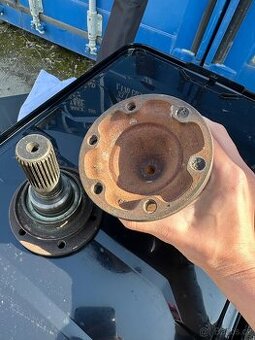 unašače diferenciálu BMW E36 (168 obal / veľké poloosi)