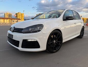 Volkswagen Golf R 2.0 TFSI DSG