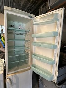 Kombinovaná lednice s mrazákem Elektrolux