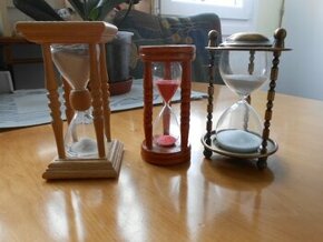 Staré přesýpací hodiny 3kusy - 1x kovové+ 2x dřevěné -celkem